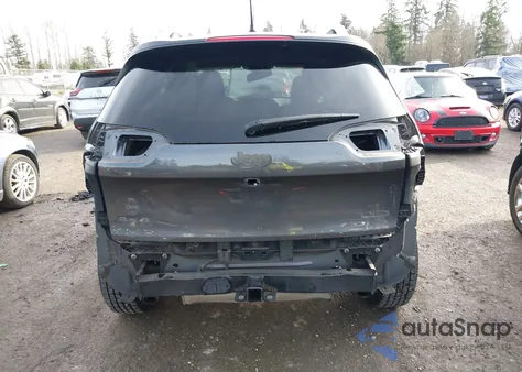 2015 Jeep Cherokee Latitude z USA, uszkodzony, nr VIN 1C4PJMCSXFW582792